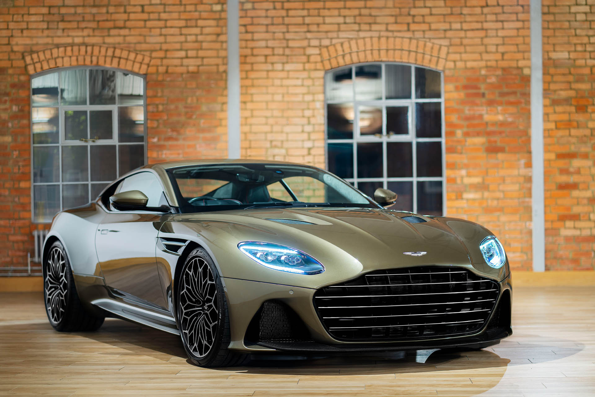 ohmss-dbs-superleggera-2.jpg