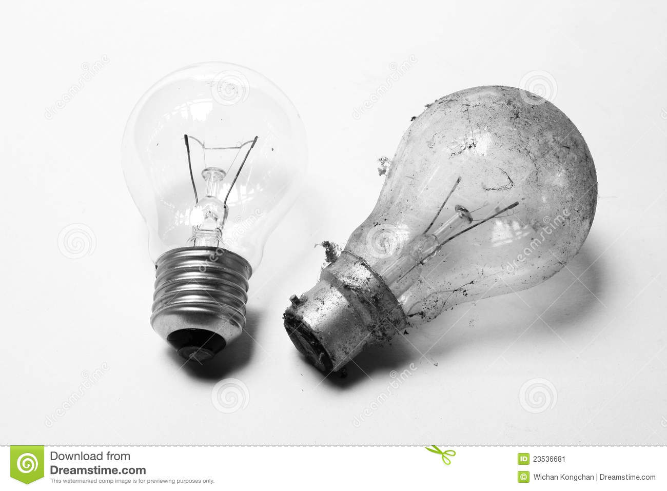 old-light-bulb-23536681.jpg