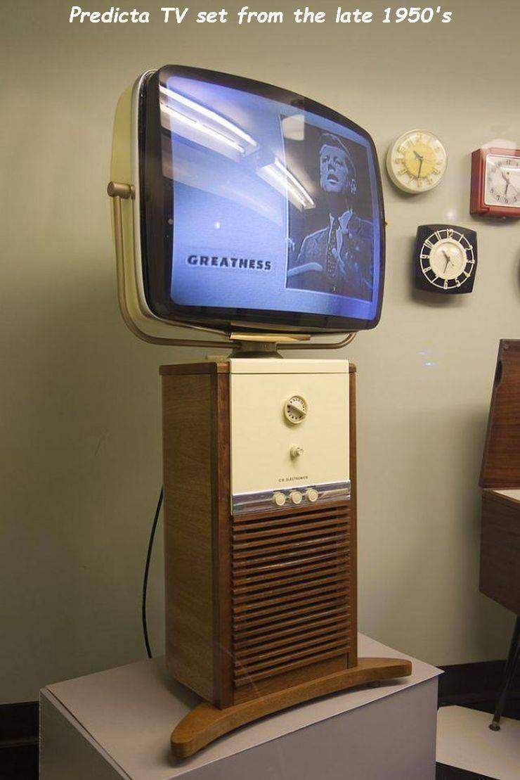 Old TV.jpg