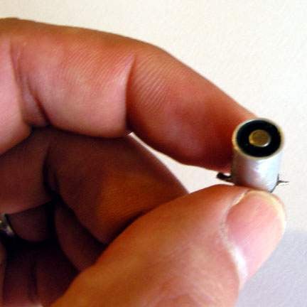 one_string_guitar_pickup.jpg