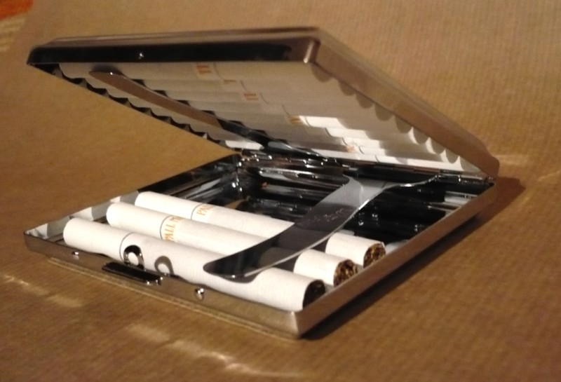 OPA%27s_cigarette_case-inside.jpg