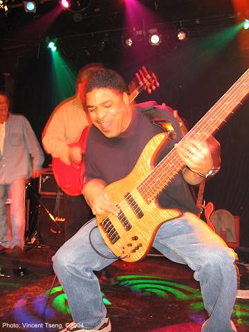 Oteil2Burbridge040228.jpg