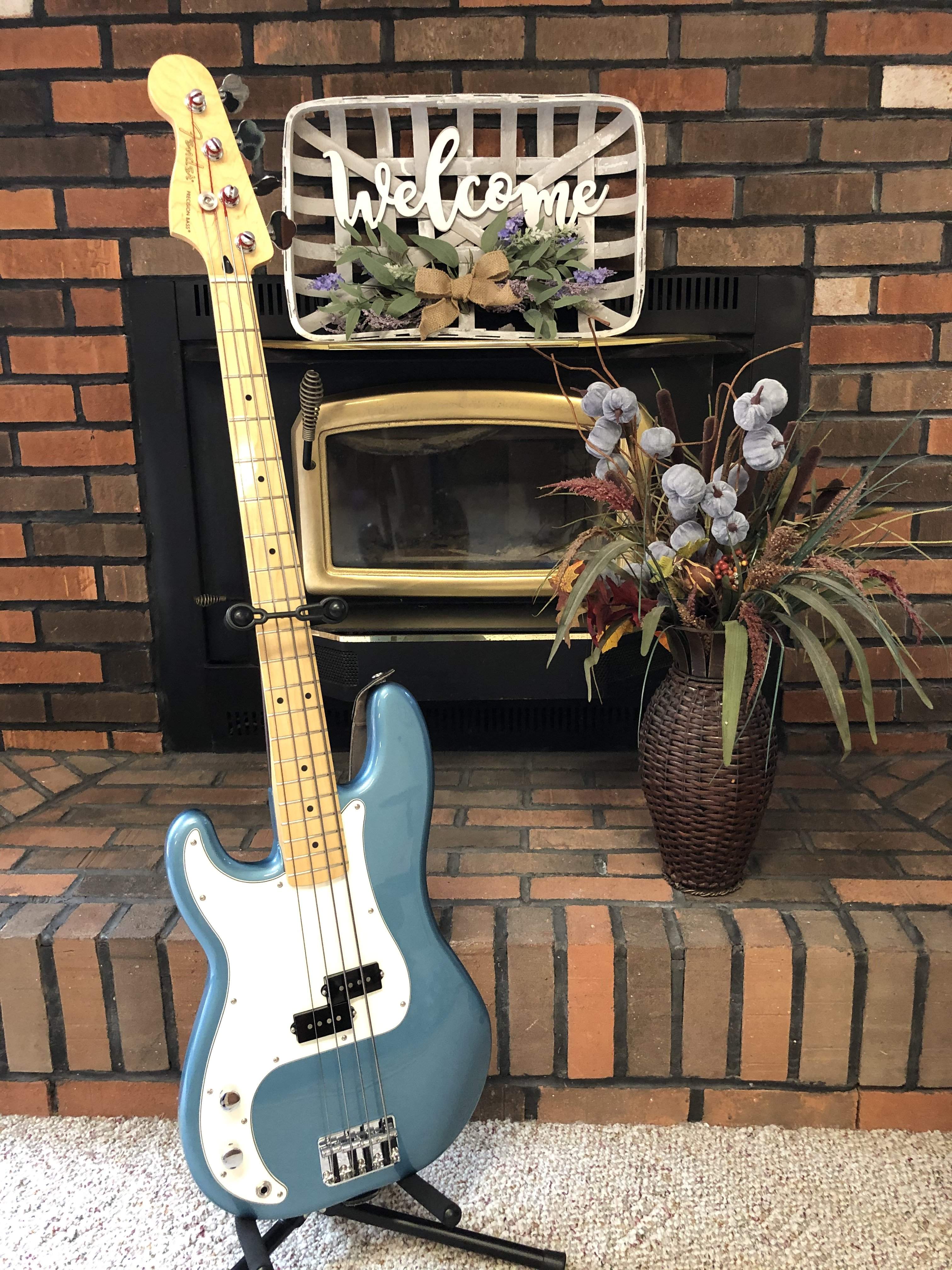 P-bass Bella 01.jpeg