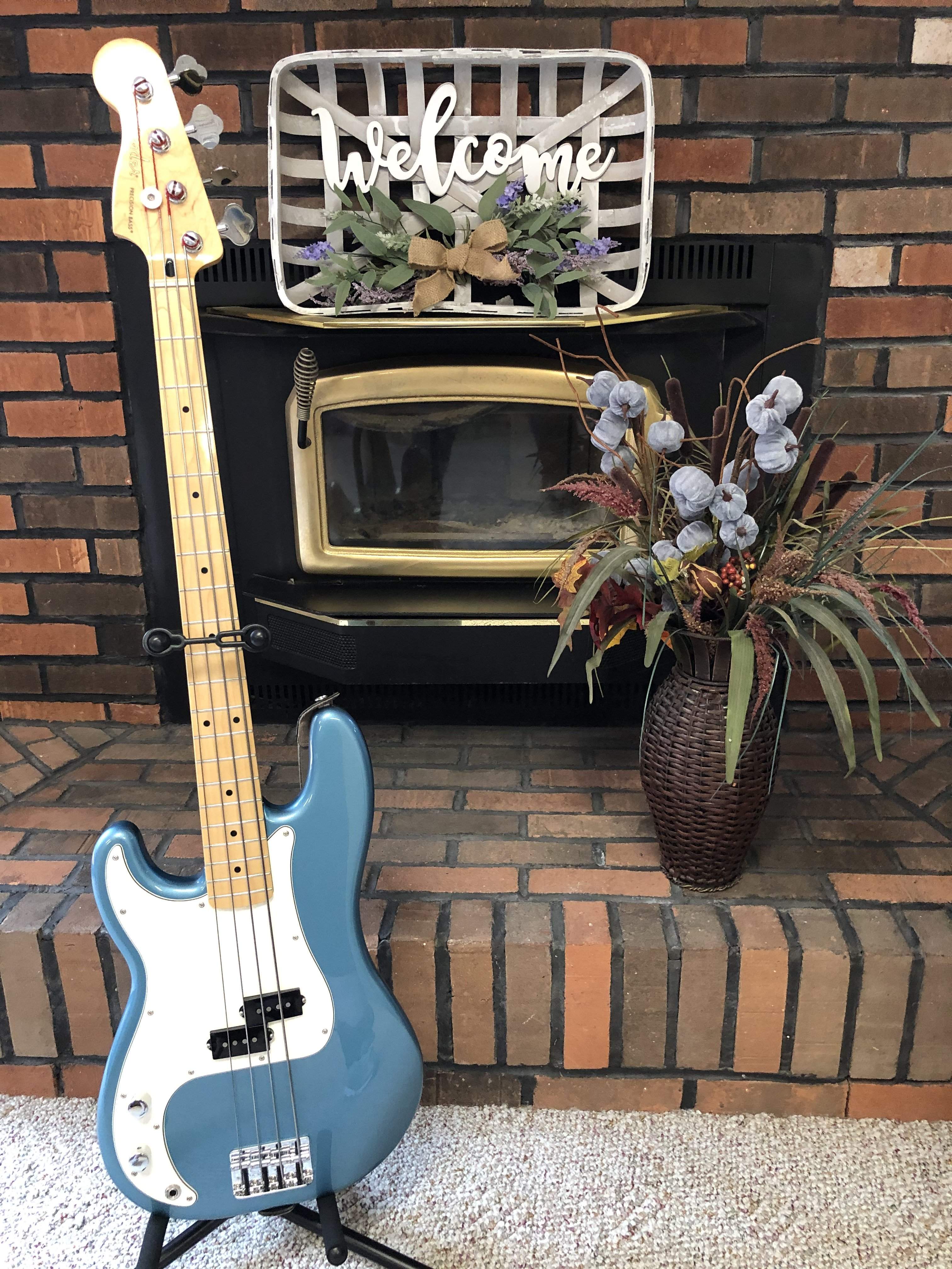 P-bass Bella 02.jpeg