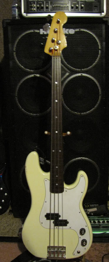 P-Bass.jpg