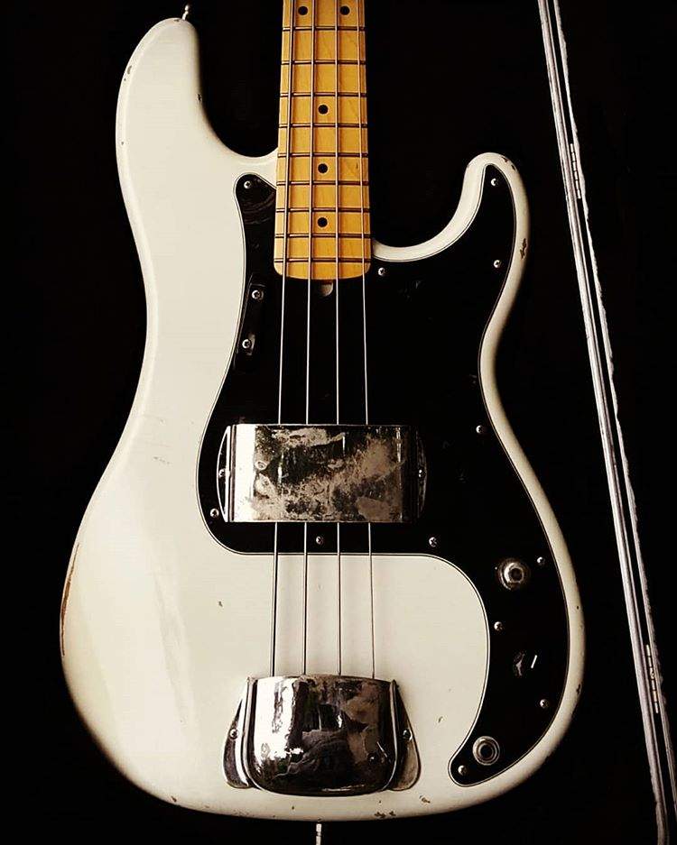 p-bass.jpg