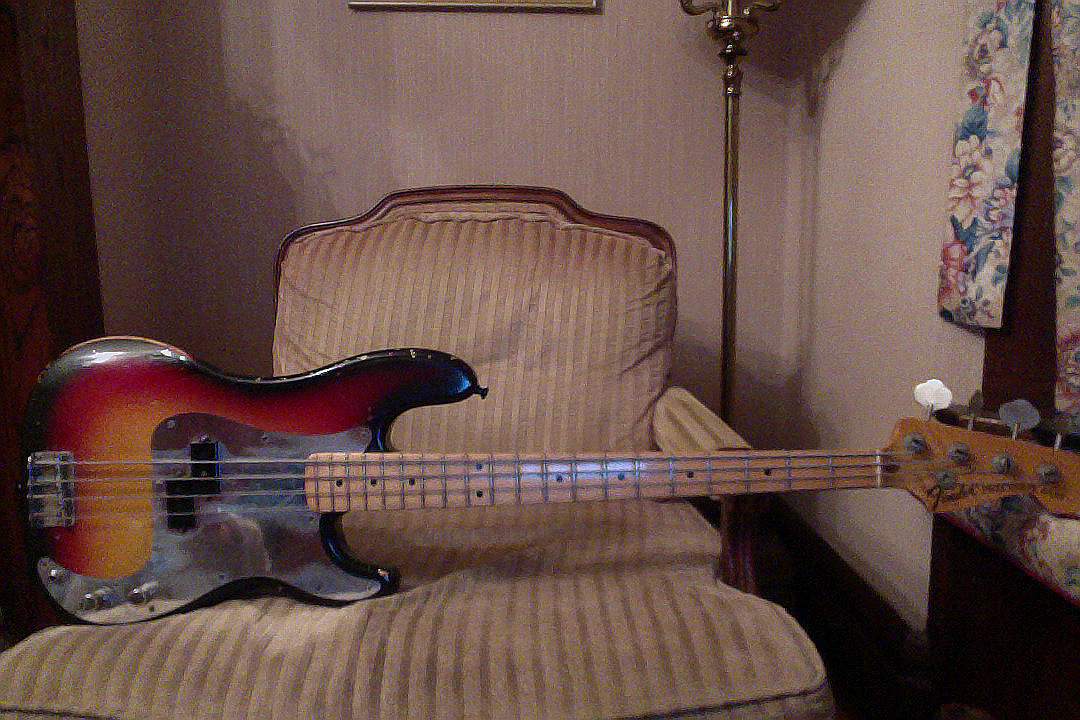 P-bass.jpg