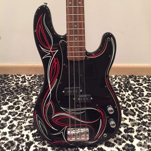 p-bass-pinstripes.JPG