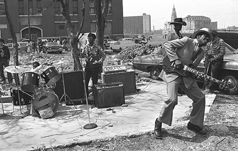 pat-rushing-blues-tree_475.jpg