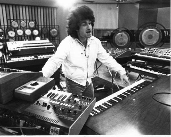 Patrick-Moraz.jpg
