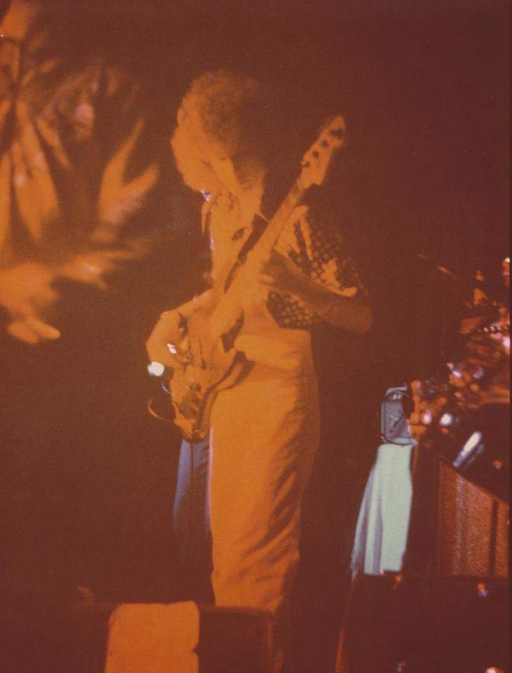 Paul with Cobras 1975.jpg