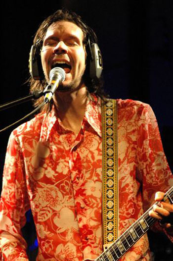 paul_gilbert07b.jpg
