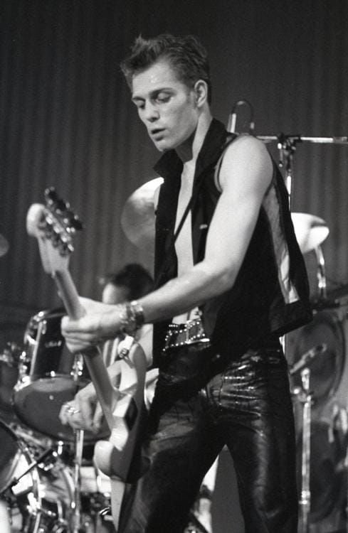 PaulSimonon2.jpg