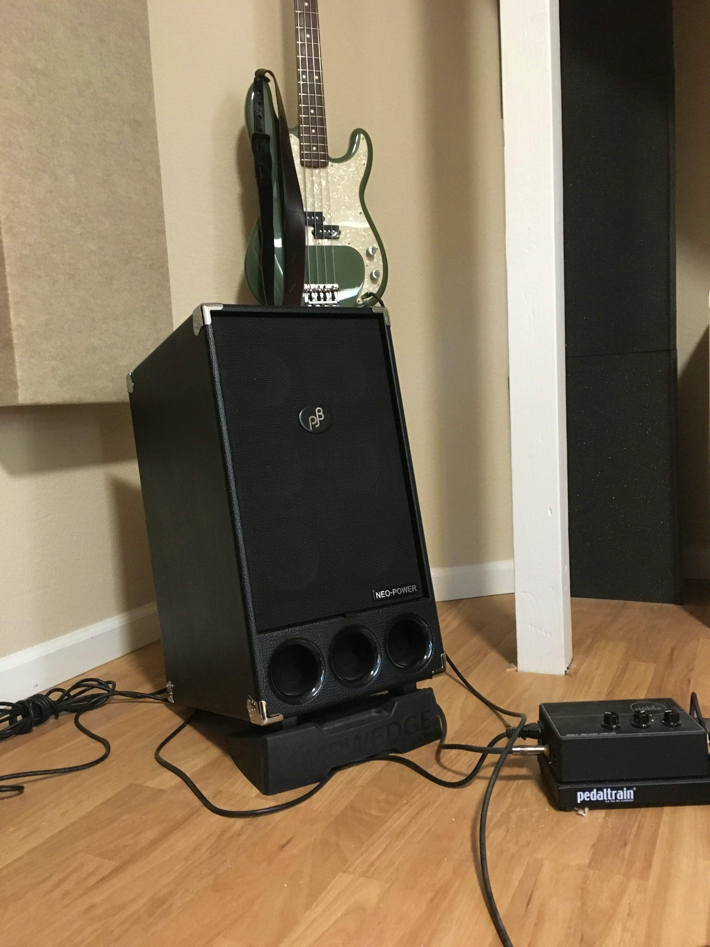PB-300 on AmpWedge.JPG