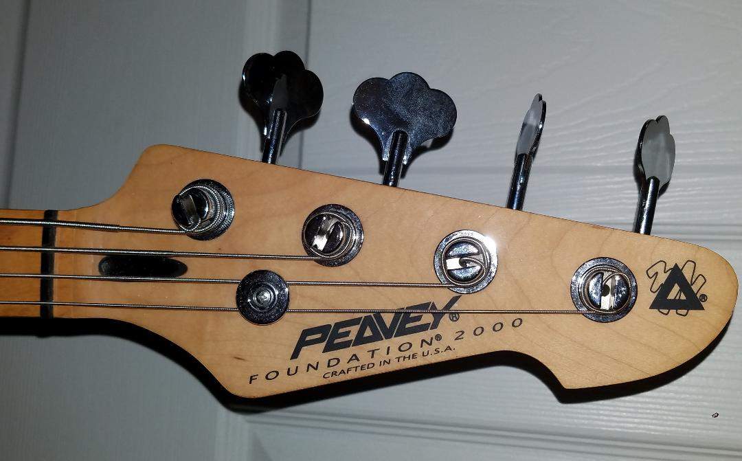 peavey 2000 headstock.jpg