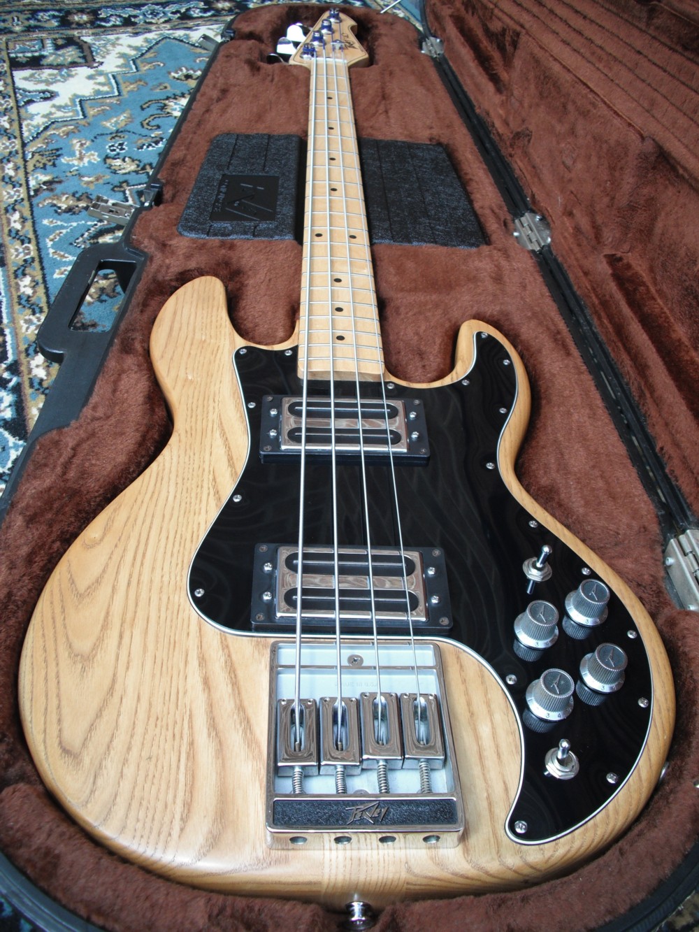 Peavey%2BT-40.jpg