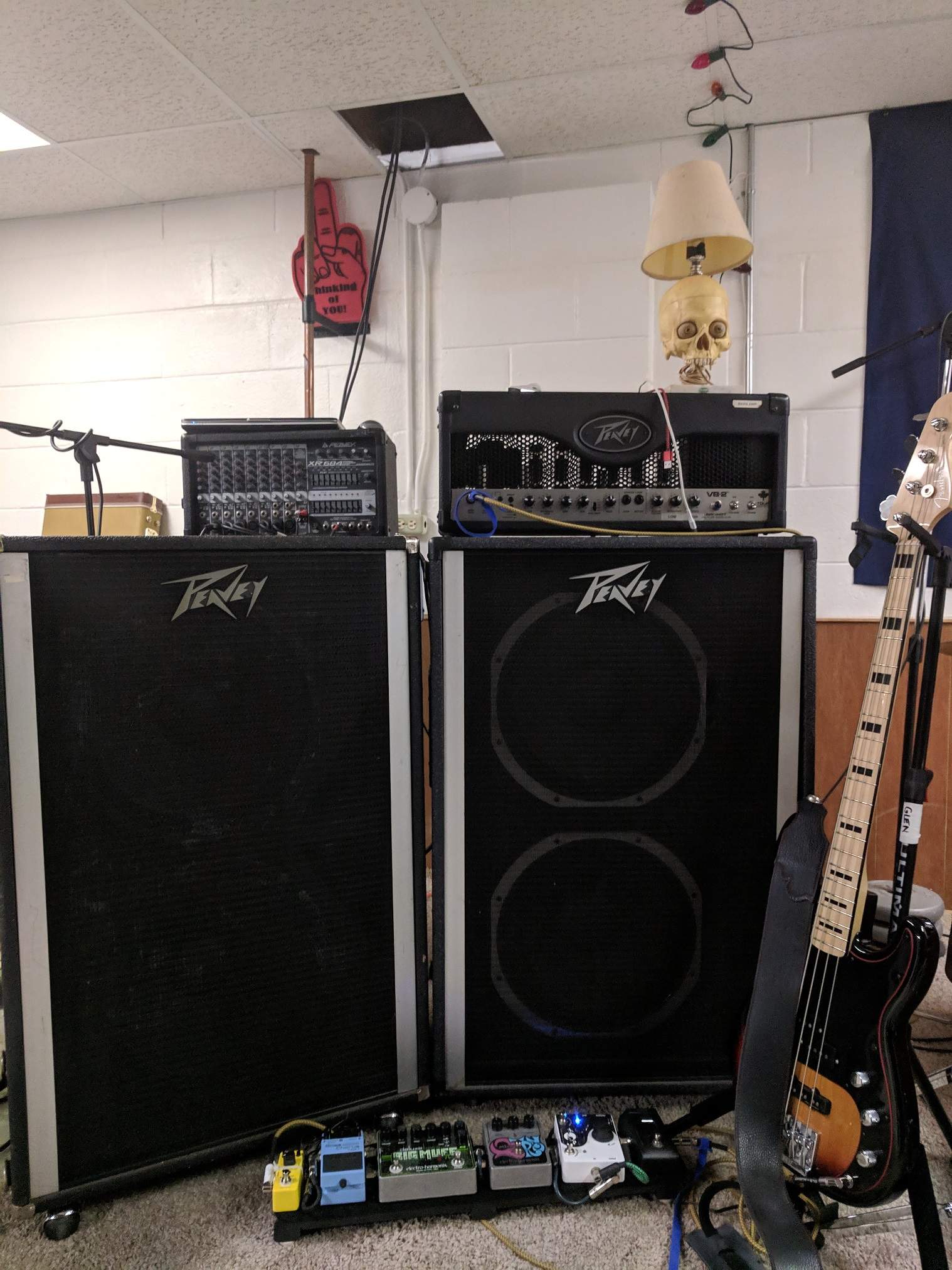 Peavey 4-15s.jpg