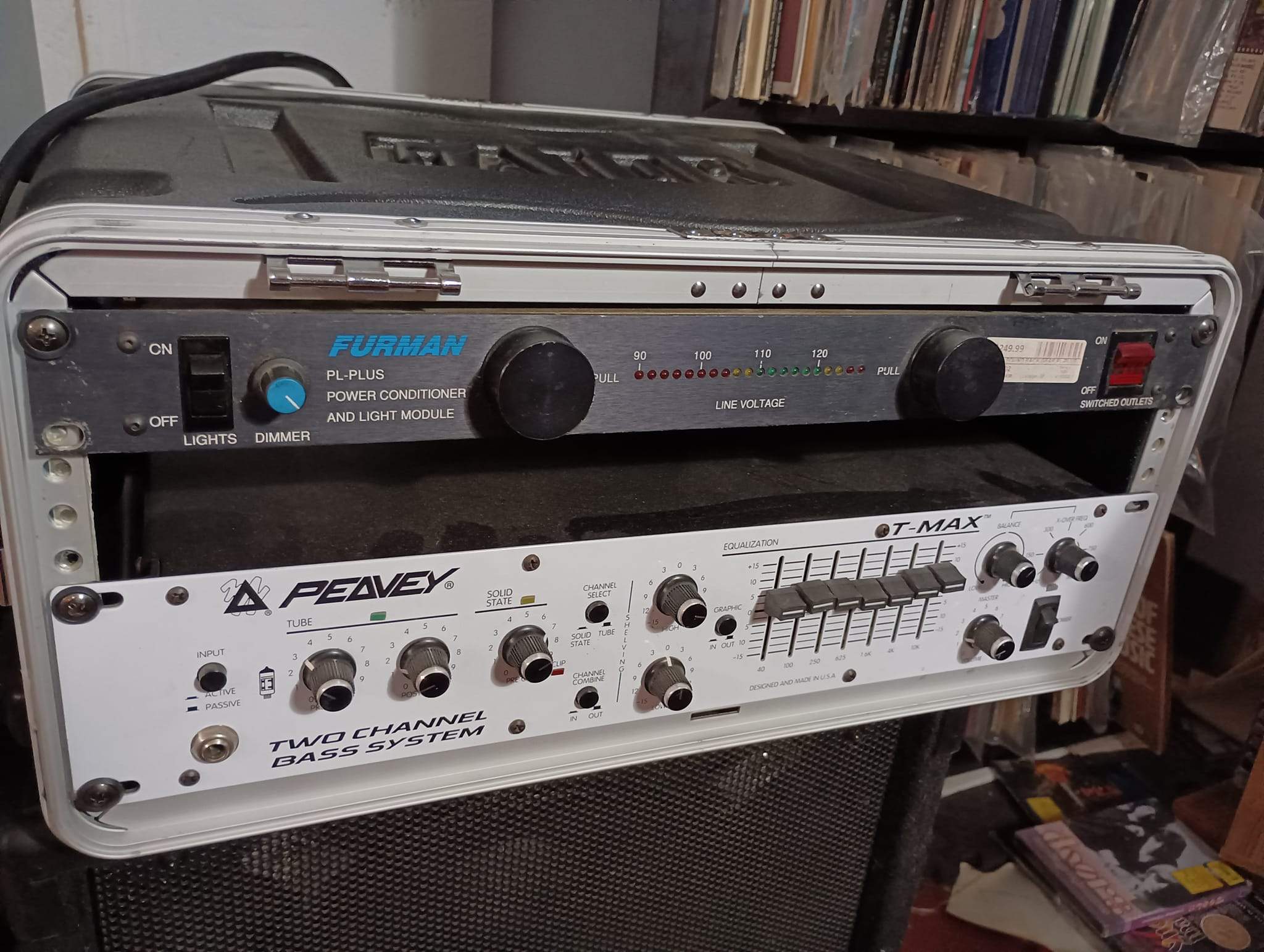 Peavey T-Max.jpg
