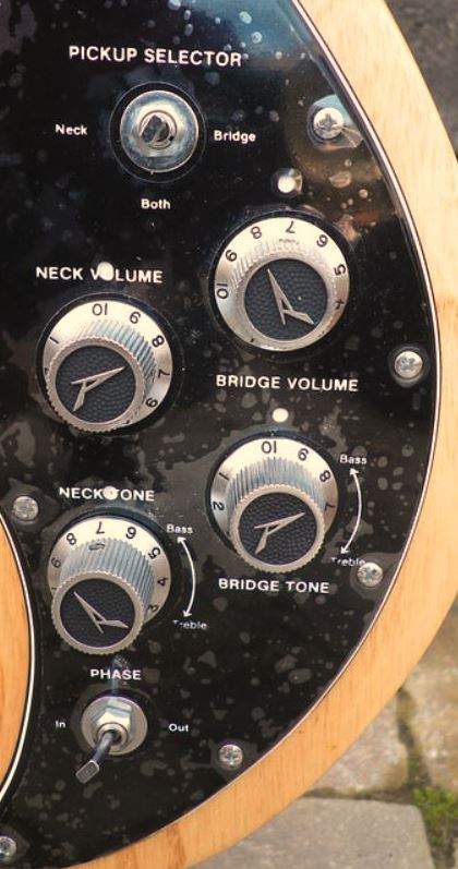 PEAVEY T40 PICKUP CONTROLS 0.JPG