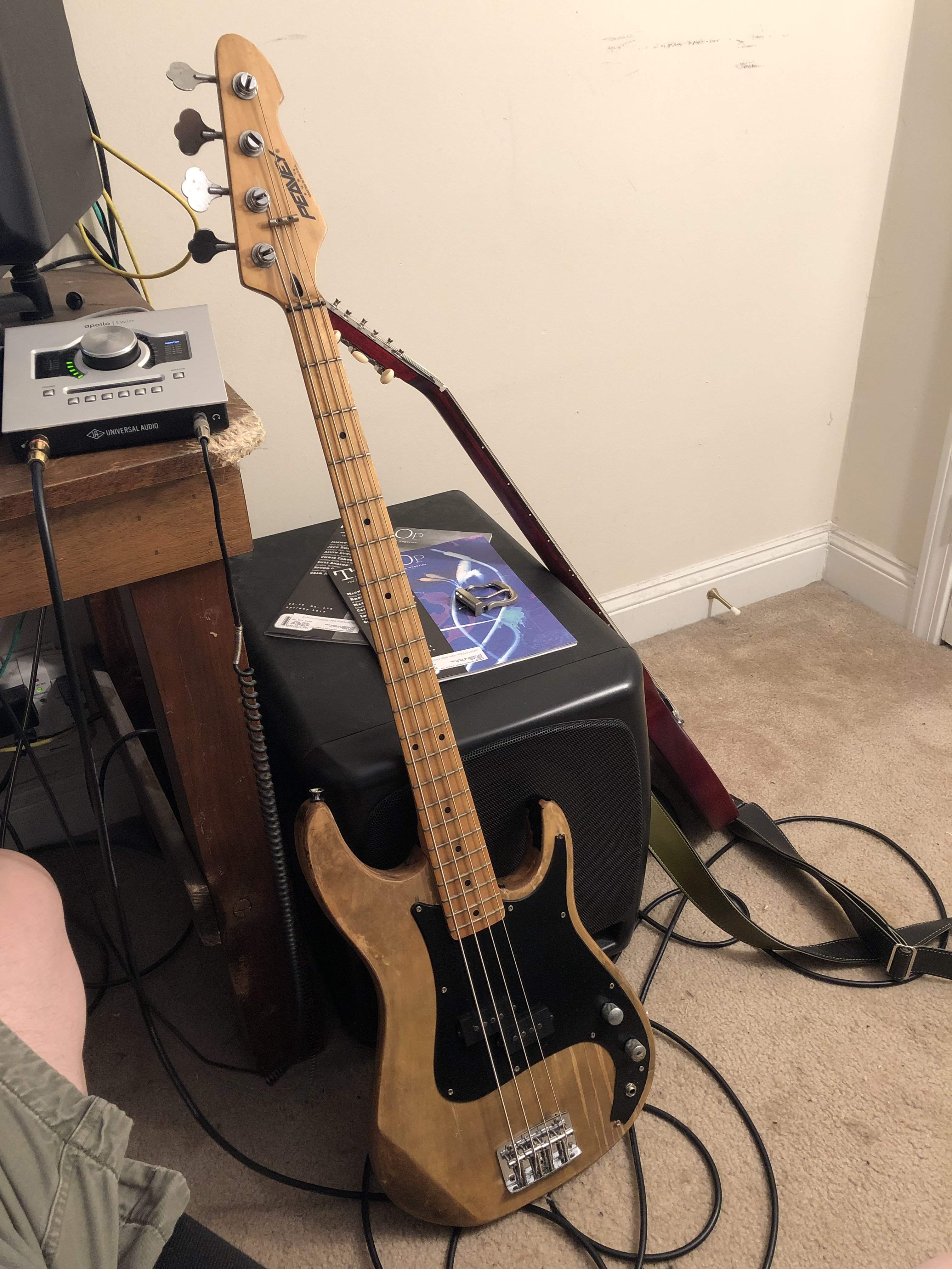 peaveybass.jpg