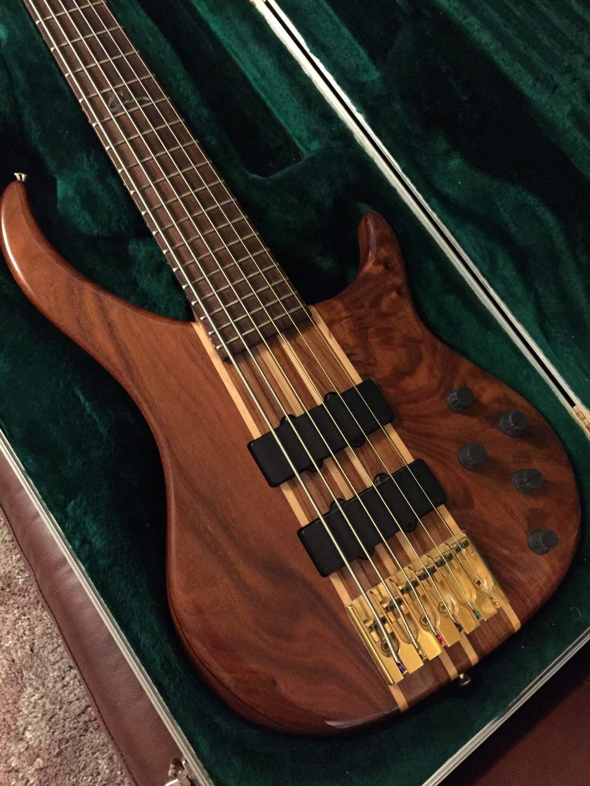 PeaveyCirrus6String - 3.jpg