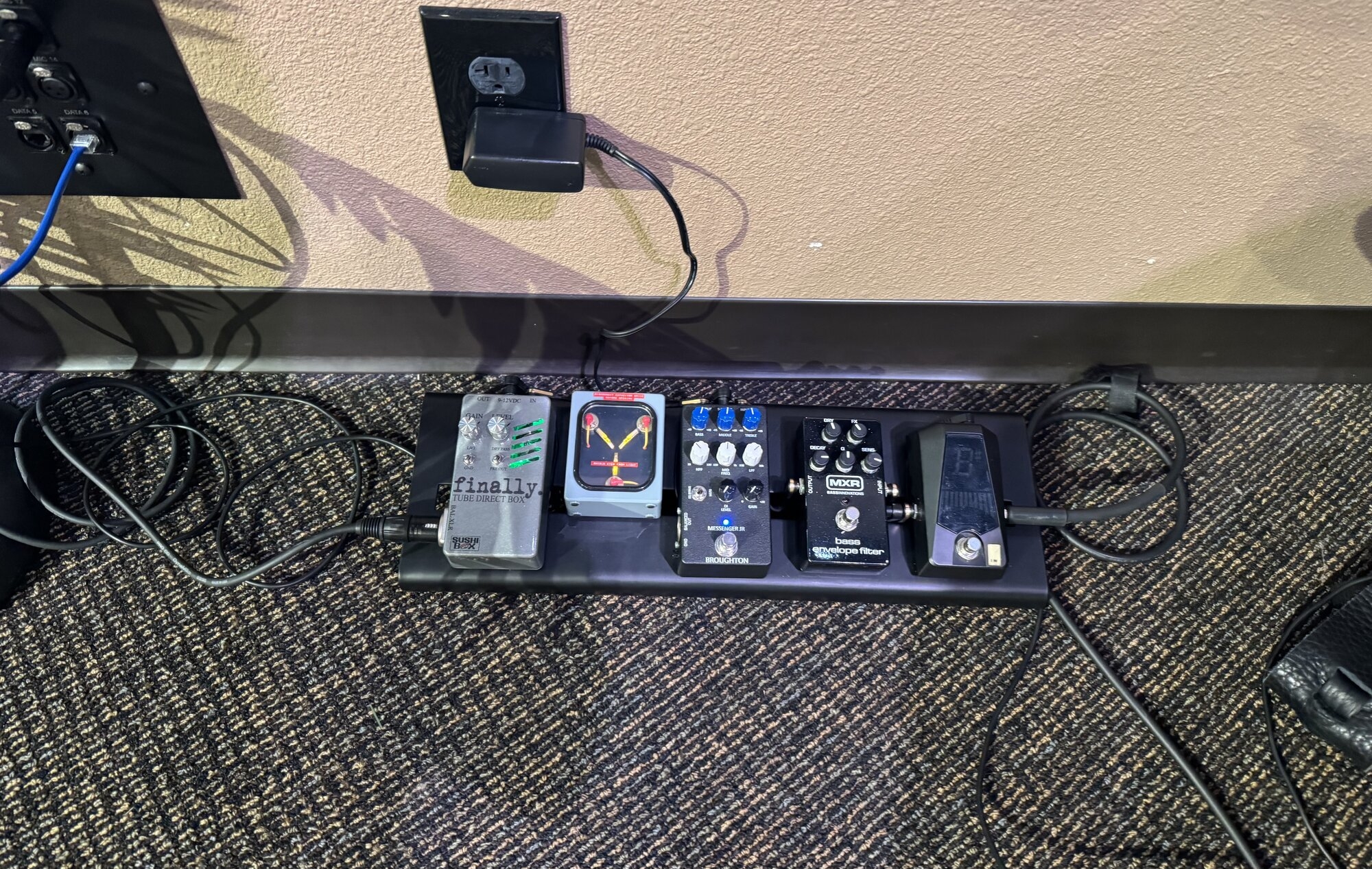 Pedal Board.jpeg