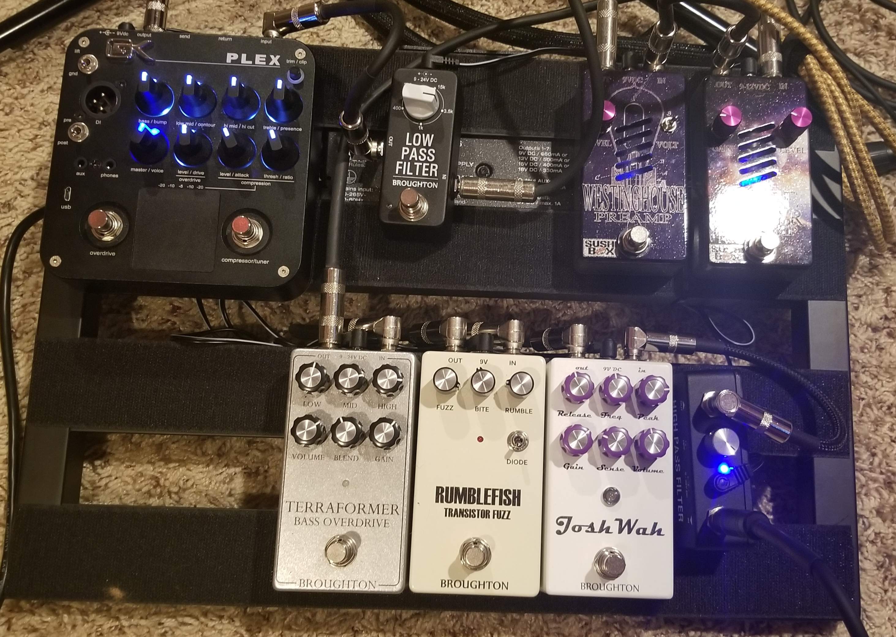 pedal board.jpg