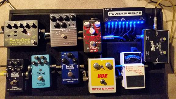 Pedal Board.jpg