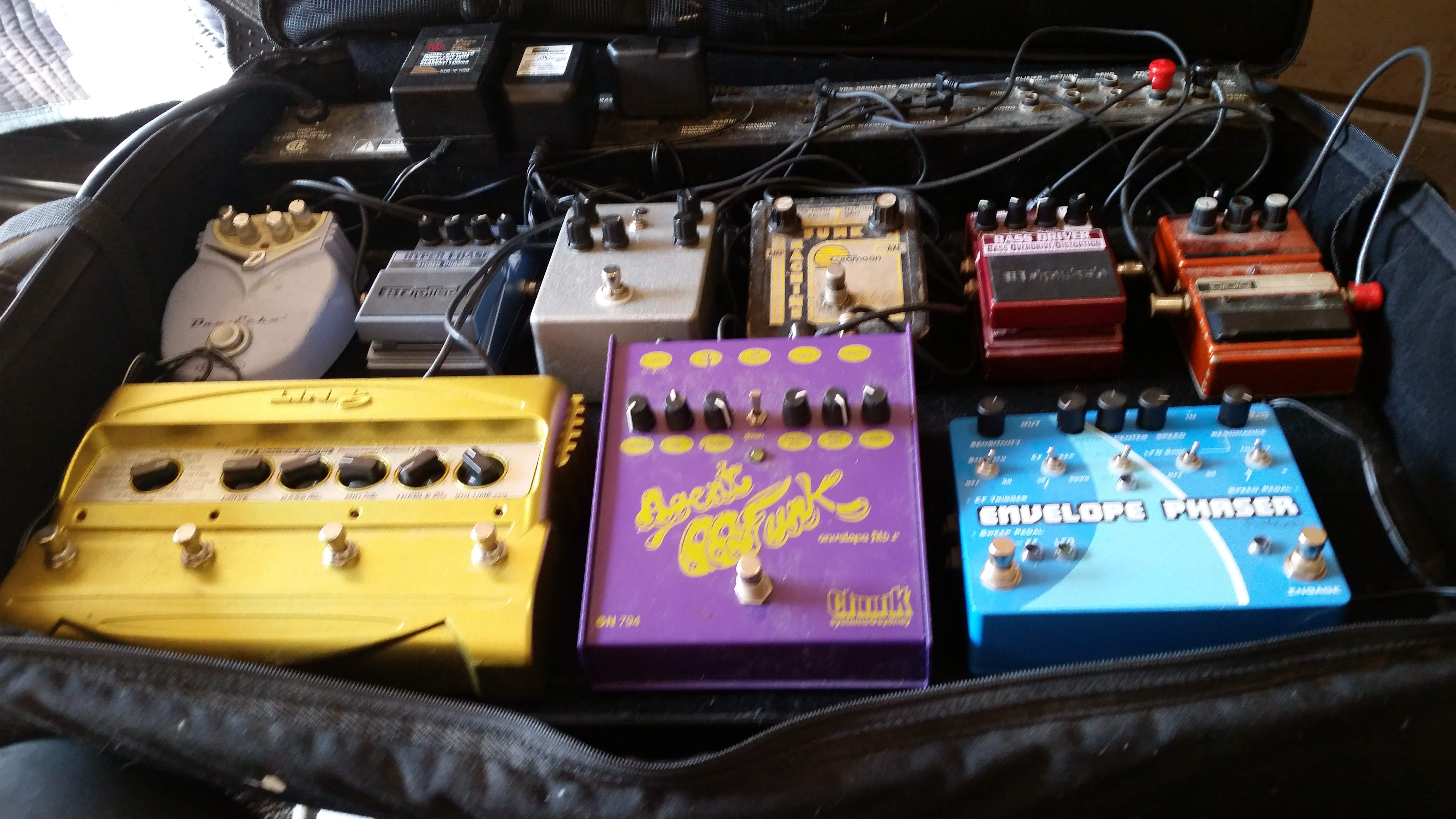 pedal board.jpg