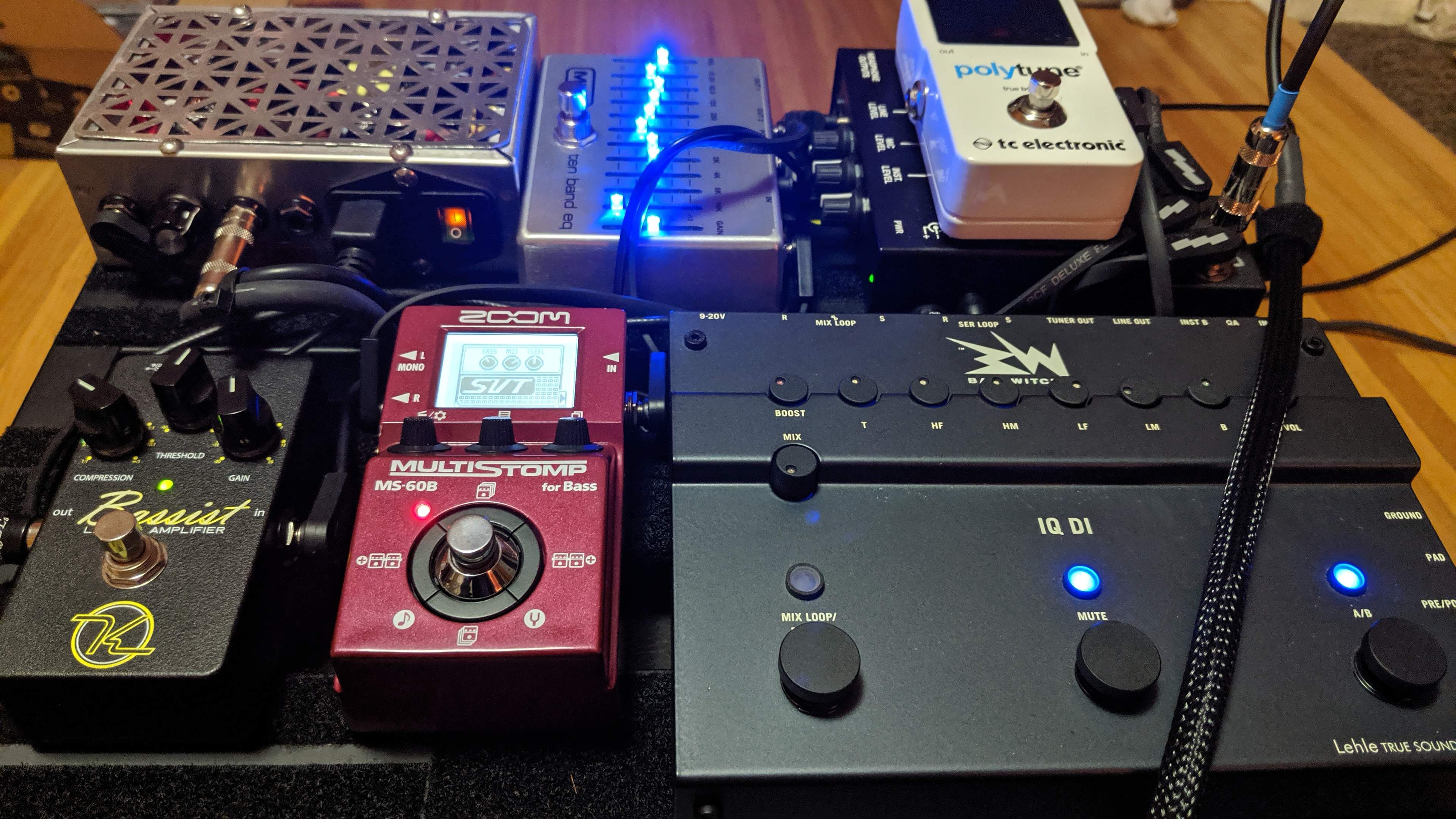 Pedal board new.jpg
