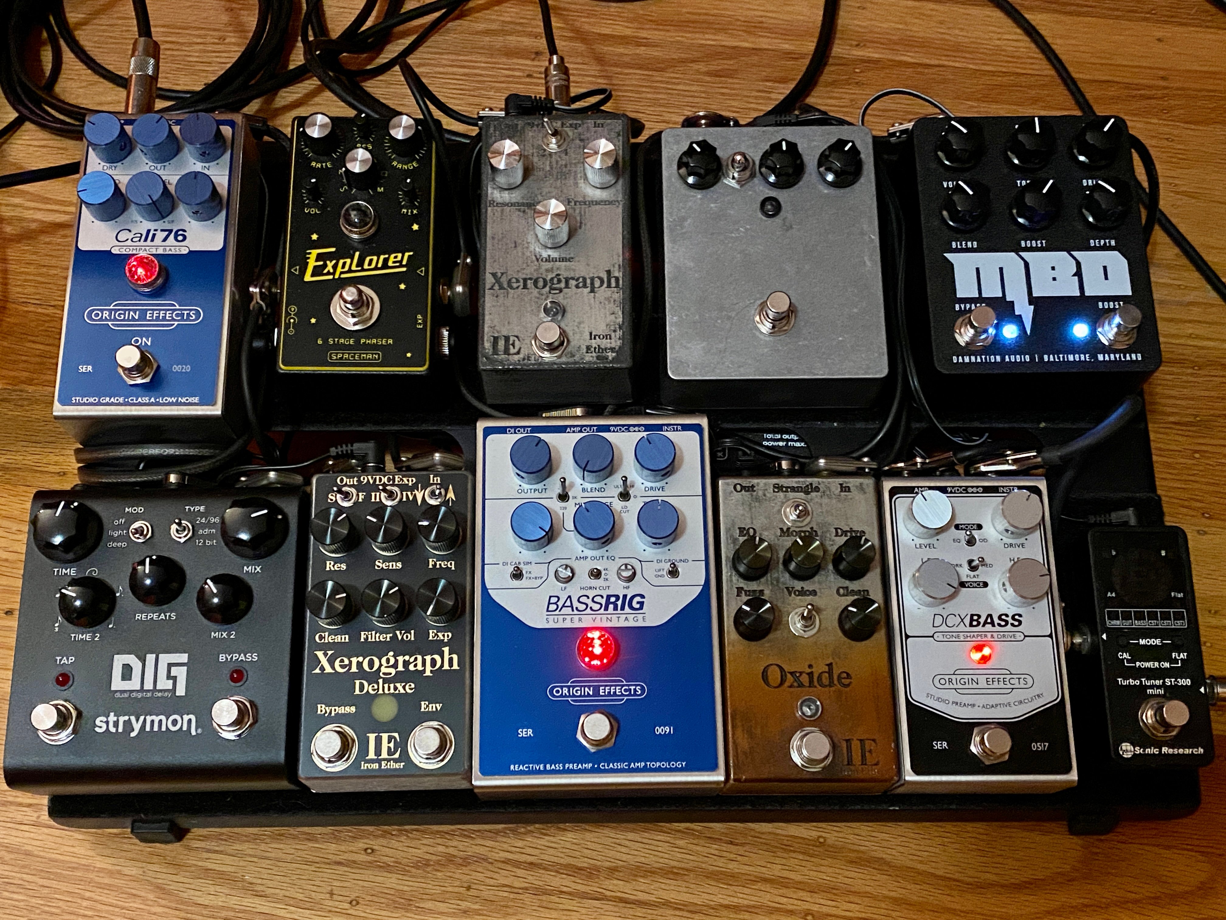 Pedal board with MBD.JPG