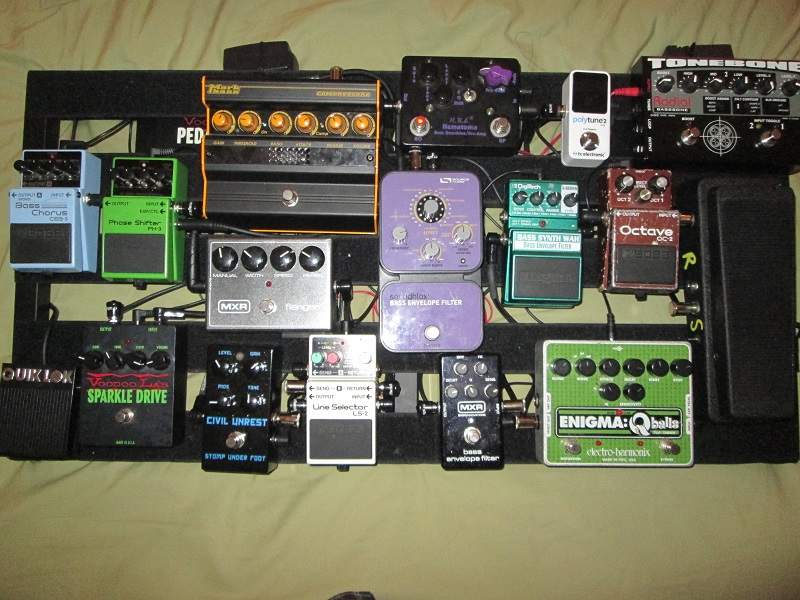 Pedalboard 07032015.JPG