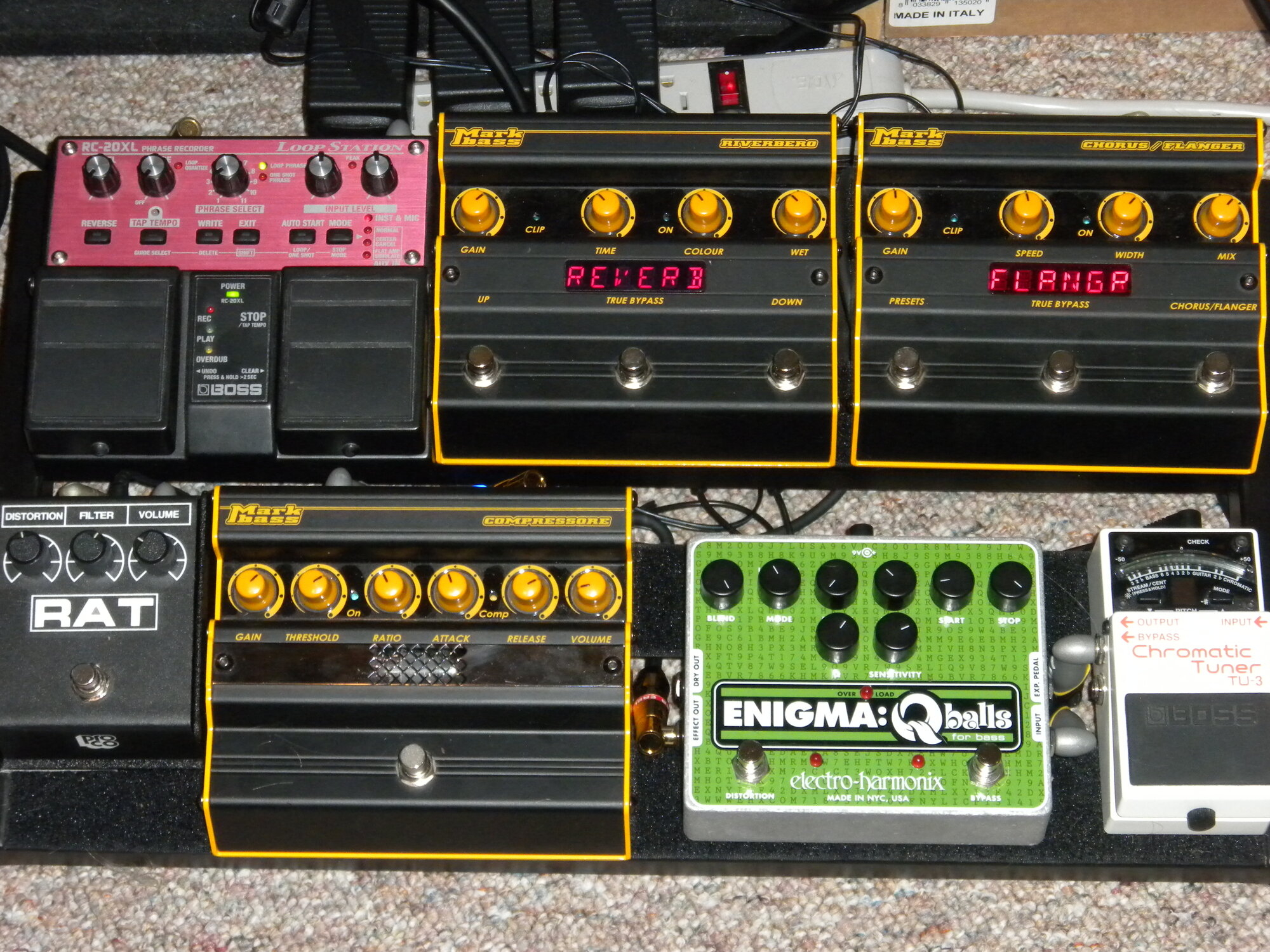 Pedalboard 2012 June.JPG
