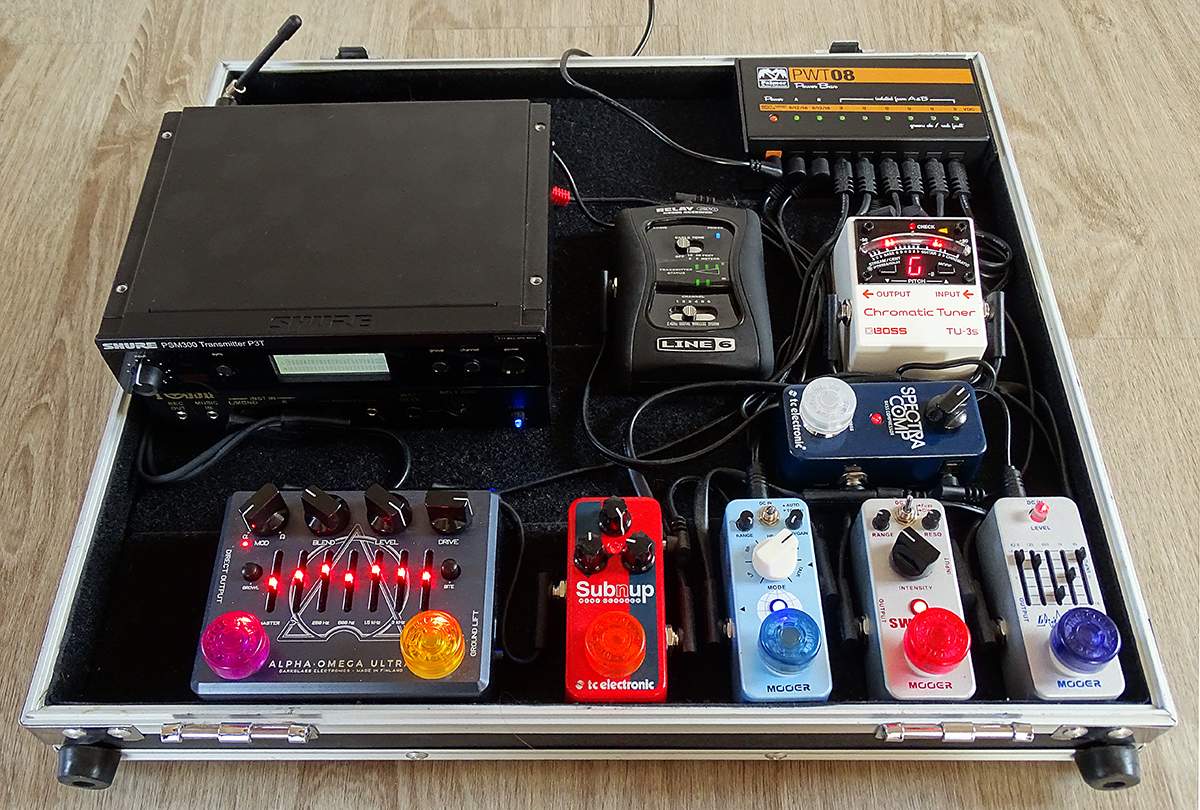 Pedalboard 2020.jpg