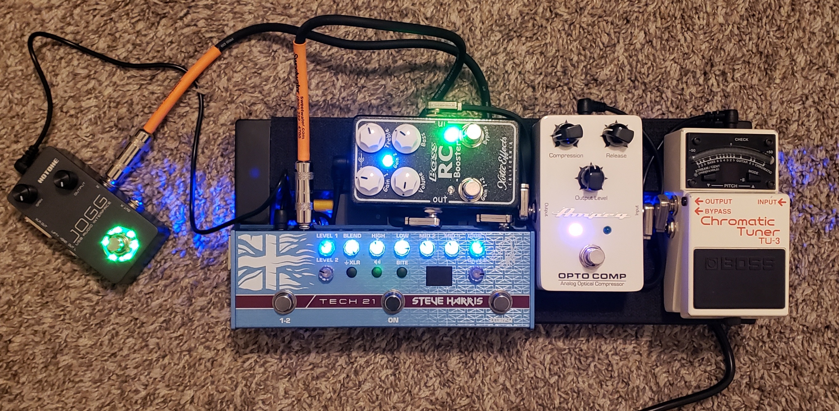 Pedalboard 2023.jpg