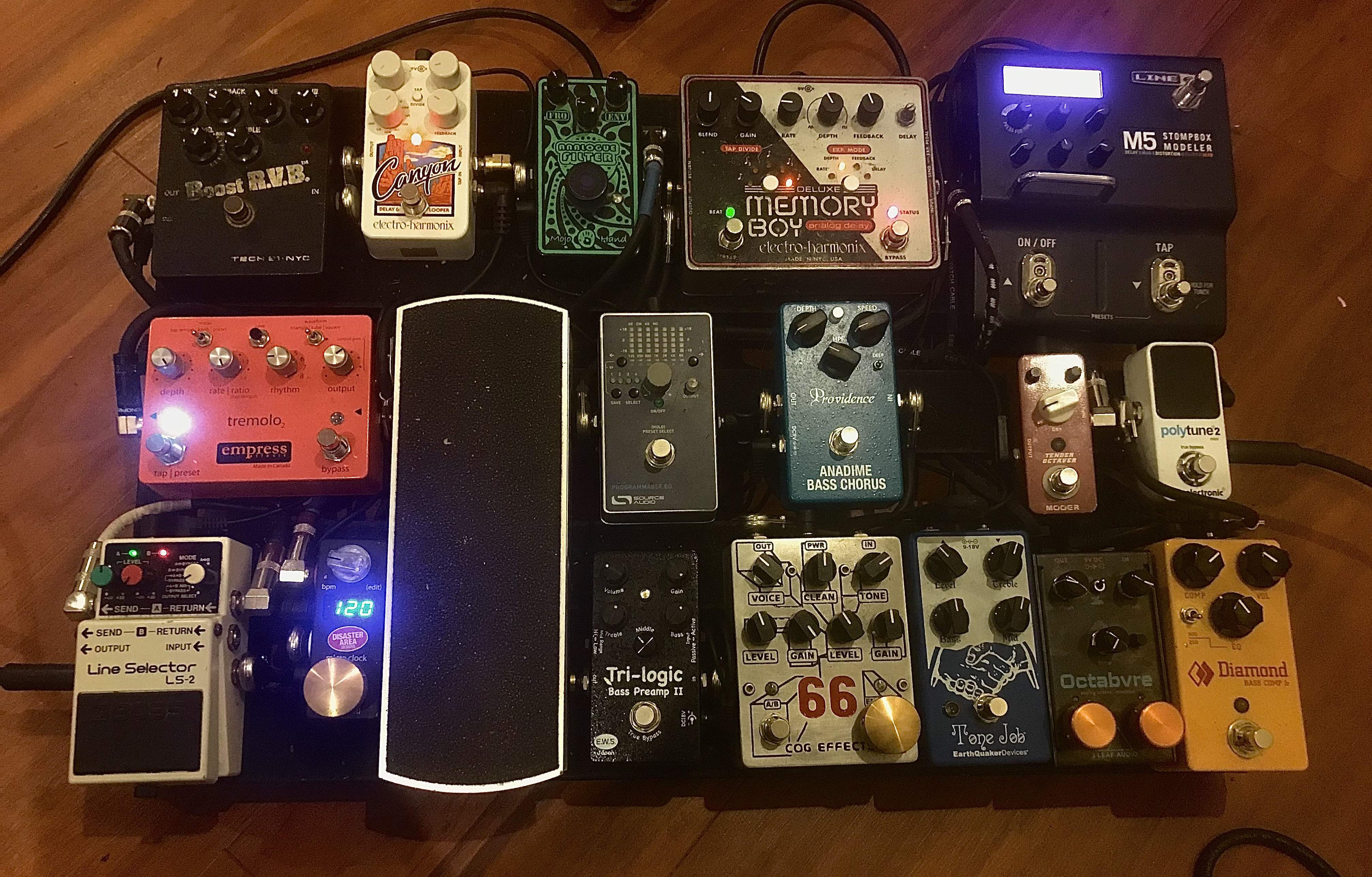pedalboard dec 2020.jpeg