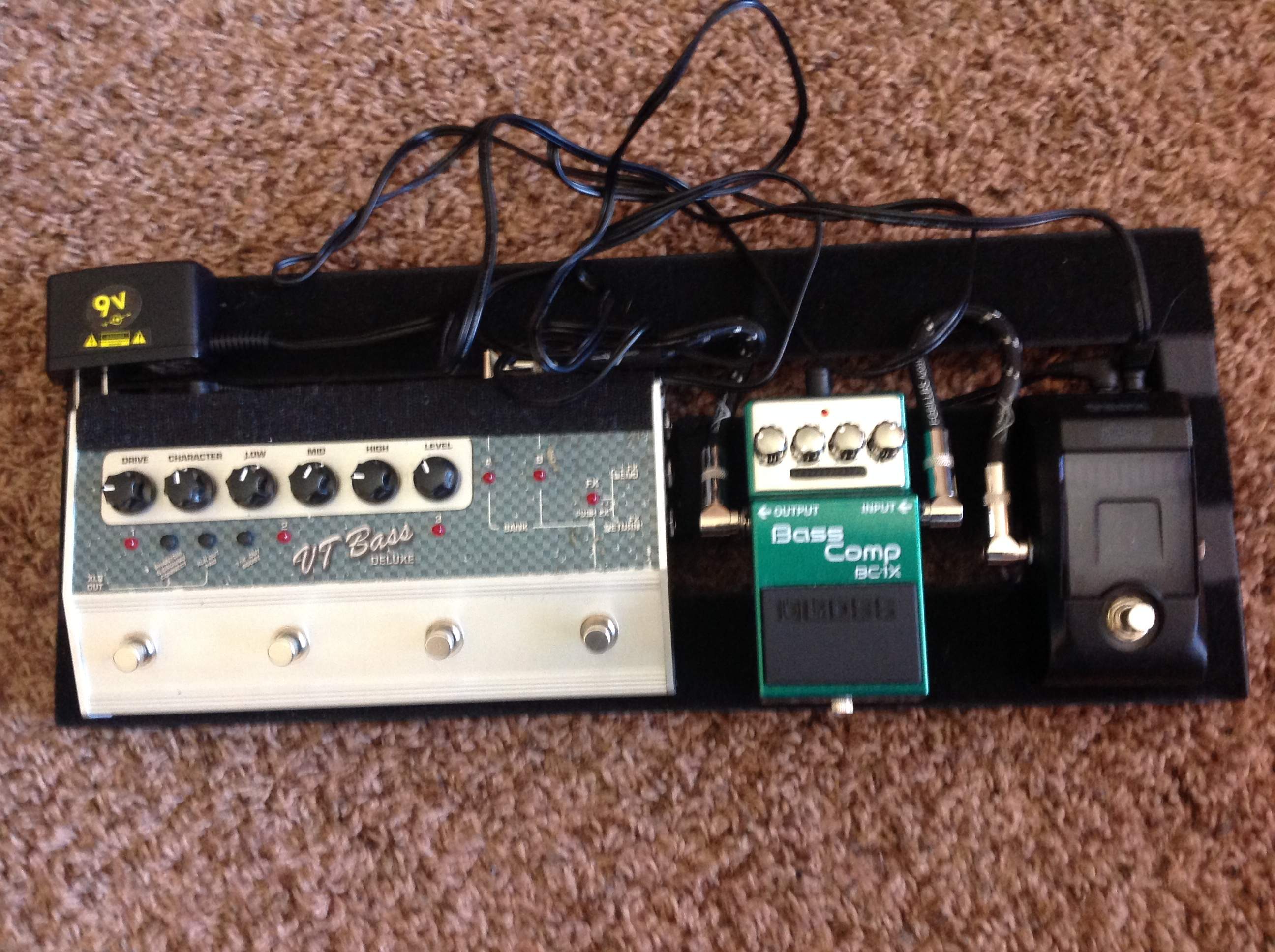 pedalboard.JPG