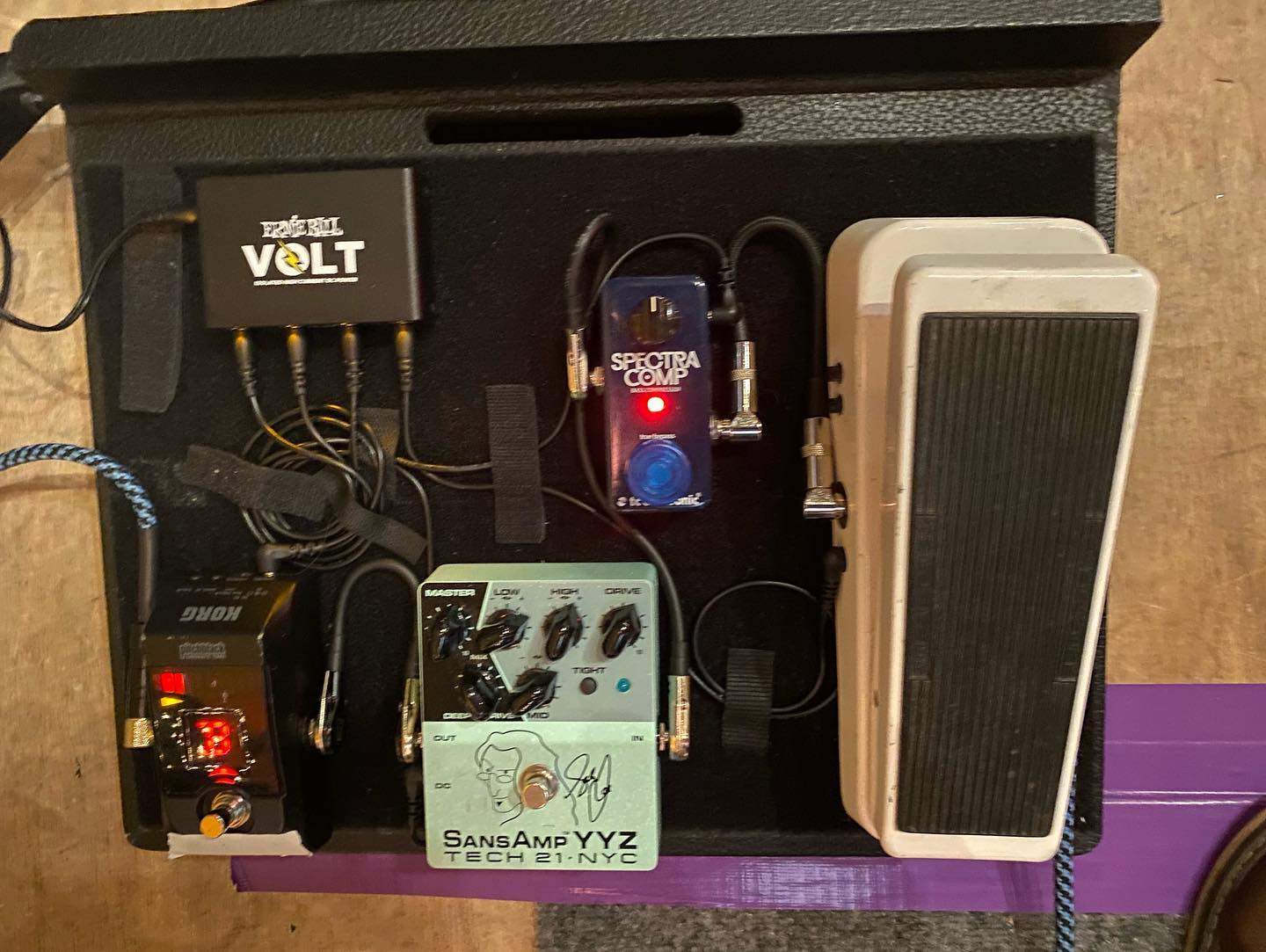 Pedalboard.jpg
