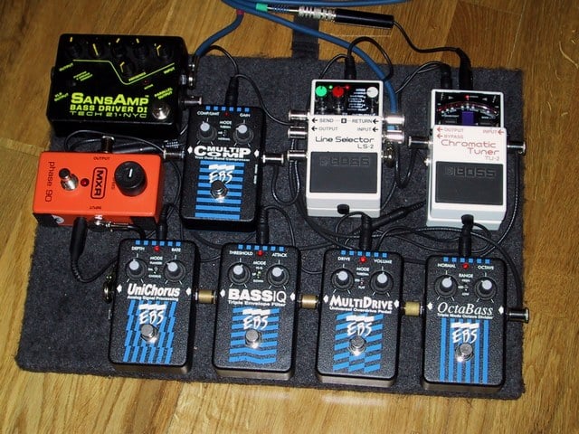 PedalBoard_2002_zpsbeeb5ed9.jpg