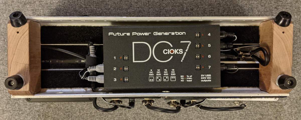 pedalboard_bottom.jpg