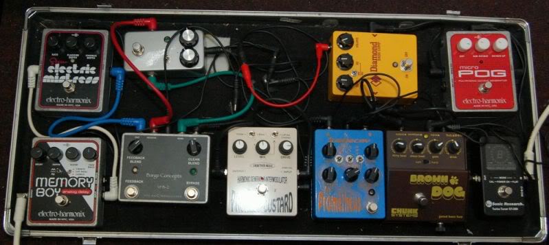 PedalBoardApril2010.jpg