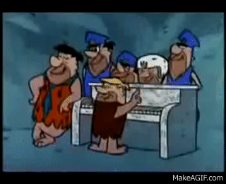 PgWXAGHm2URjO.gif
