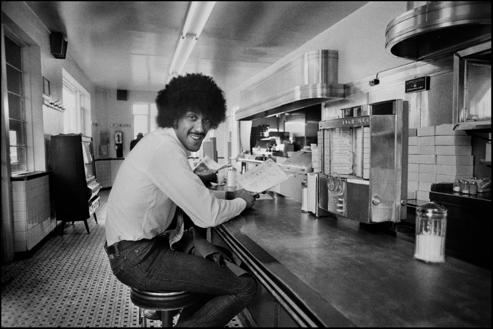phil-lynott-in-diner.png