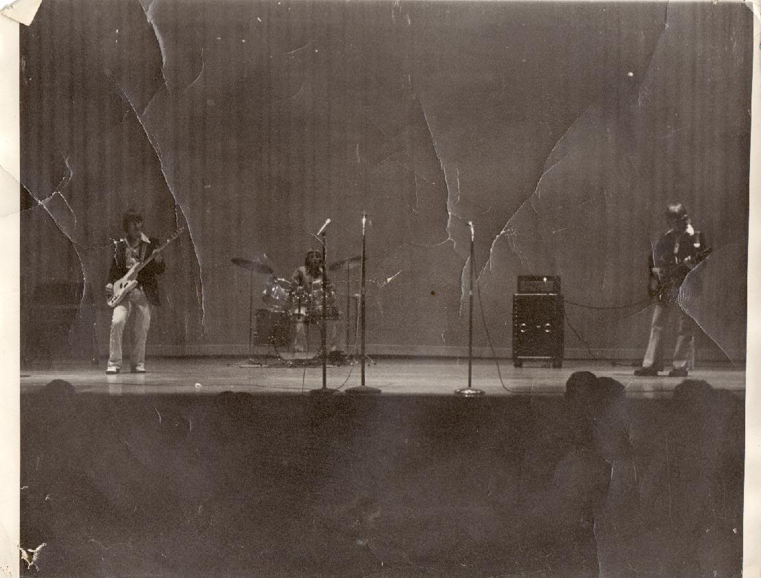 phoenix1975b.jpg