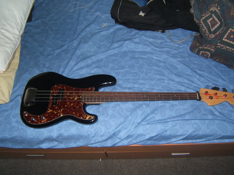 Precisionbass001.jpg