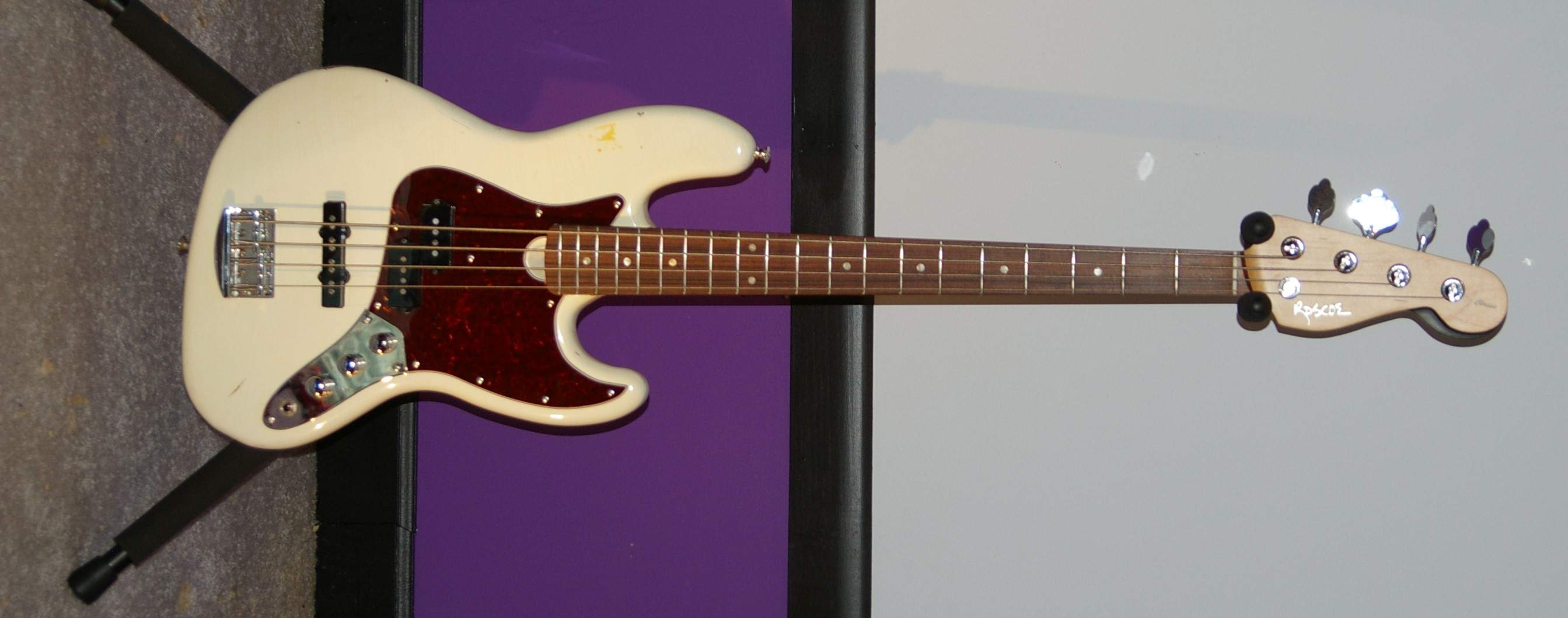 r3233.JPG