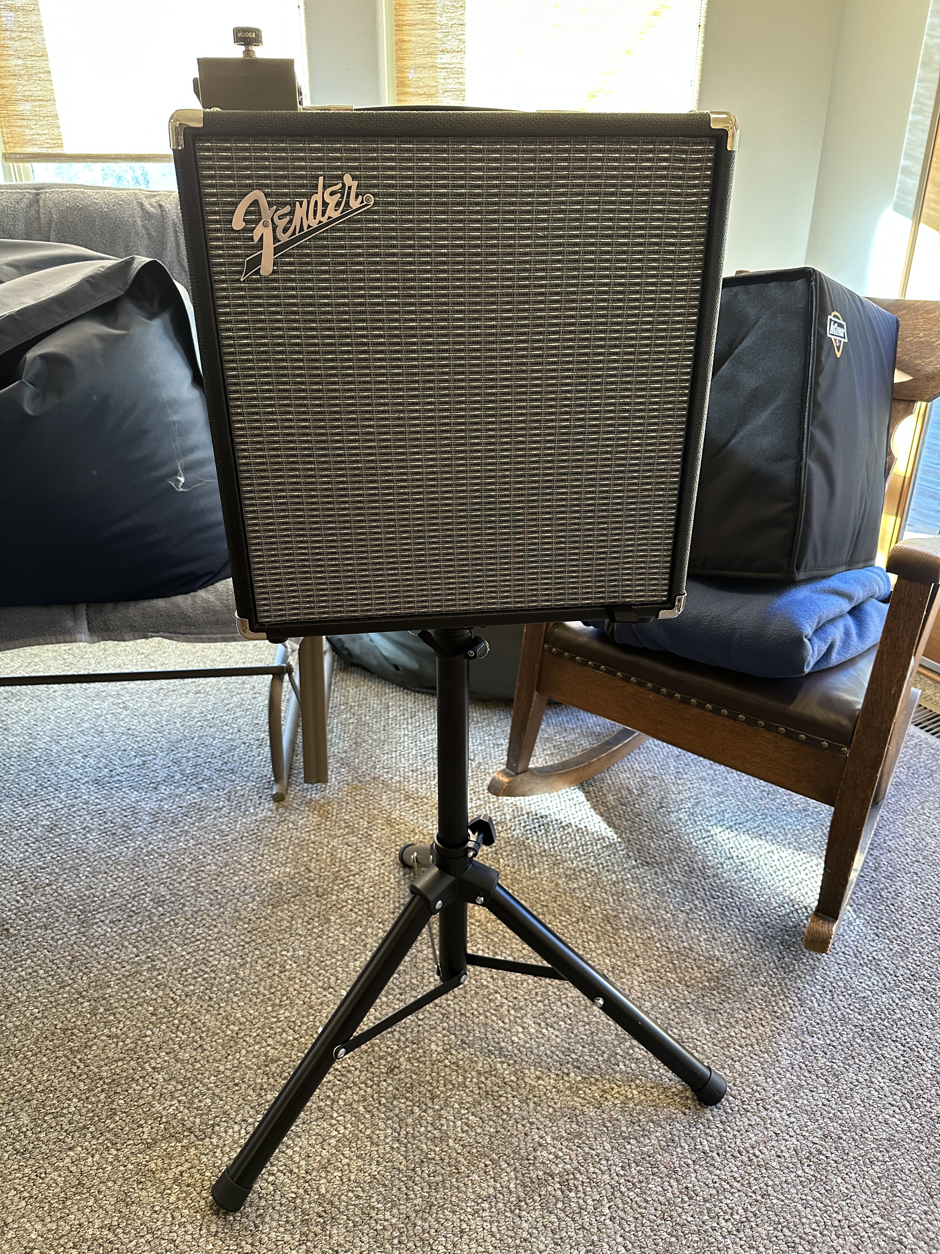 R40 on stand.JPG