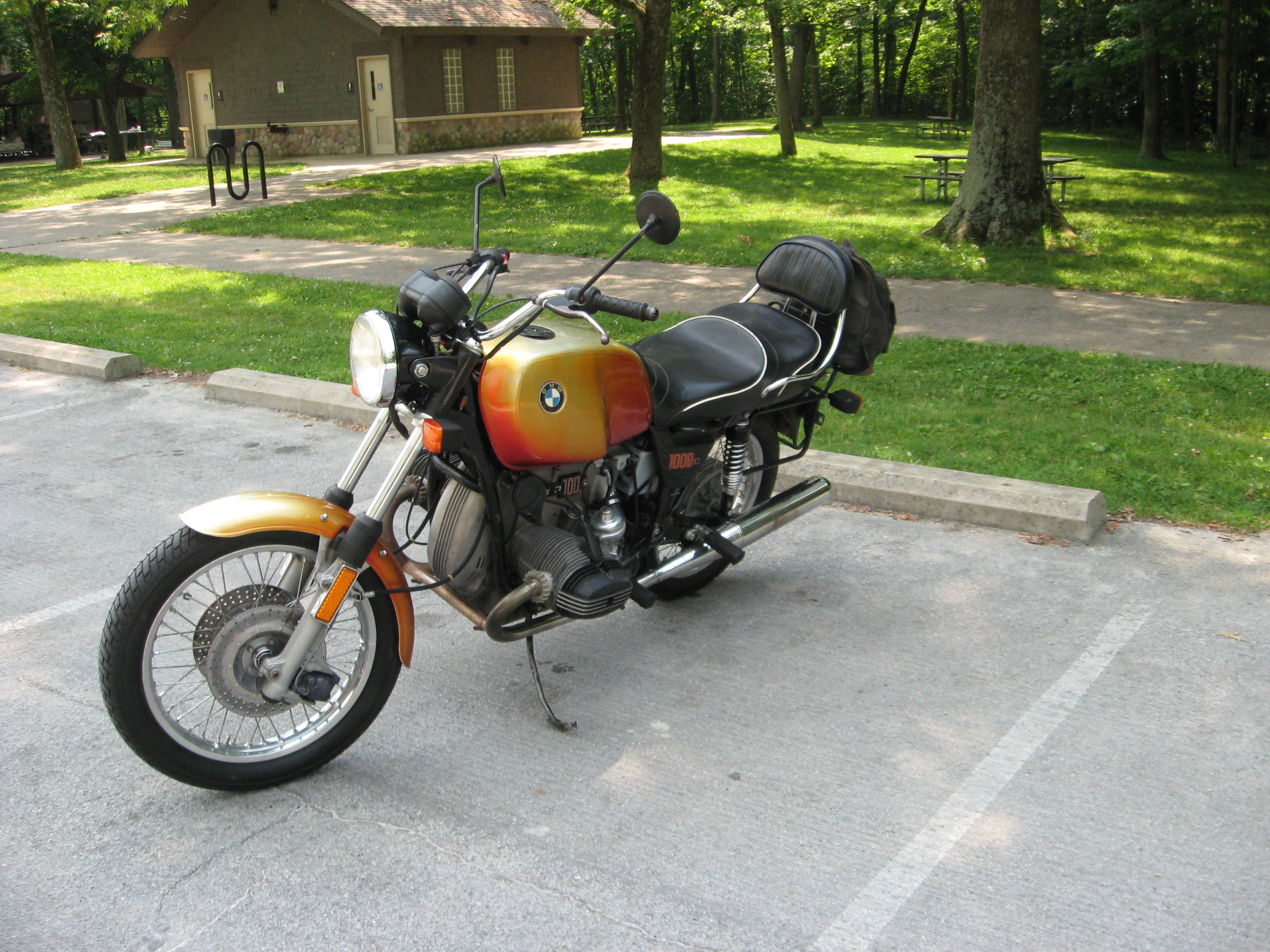 r8A082L.jpg