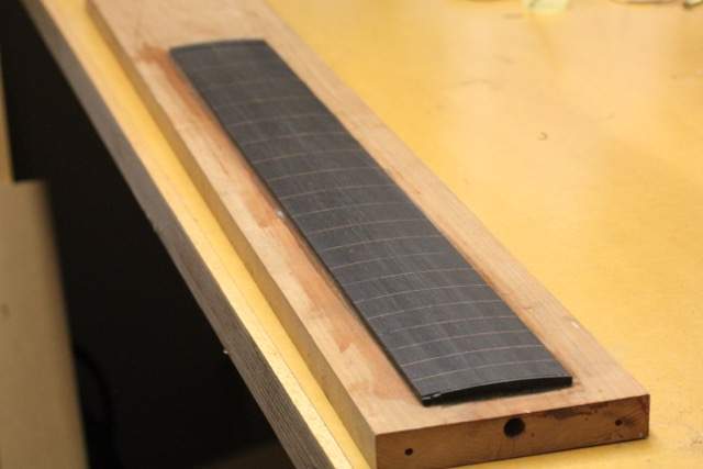 radius_fingerboard_small.jpg