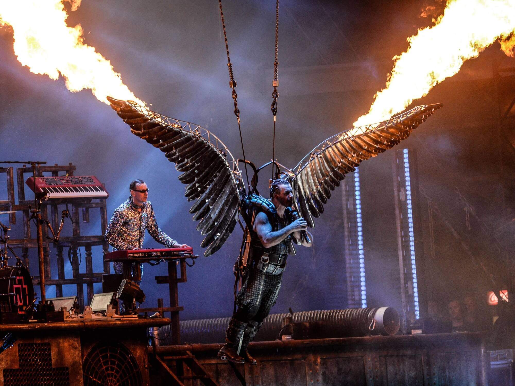 Rammstein@2000x1500.jpeg